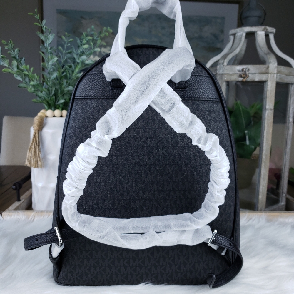 🌺NWT Michael Kors LG Abbey backpack Black travel - Picture 4 of 8